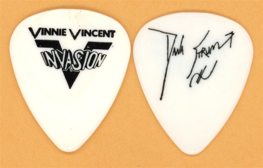 Vinnie Vincent Dana Strum KISS Vintage Guitar Pick - 1986 Invasion Tour