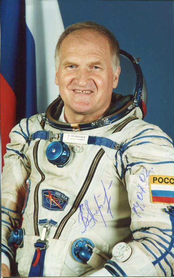 Viktor Afanasyev Cosmonaut Mir EO-8 SOYUZ TM-33 Space Signed Autograph Photo