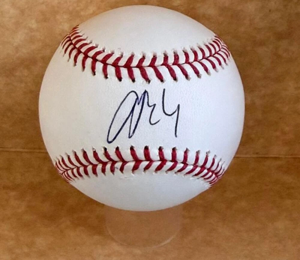 LUIS ROBERT CHICAGO WHITE SOX SIGNED AUTOGRAPHED M.L. BASEBALL BECKETT AUTH