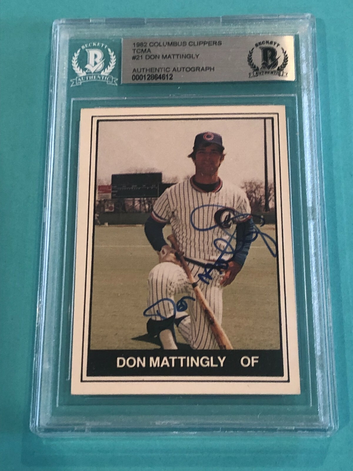 DON MATTINGLY Signed 1982 COLUMBUS CLIPPERS TCMA ROOKIE Card #21 Beckett RC