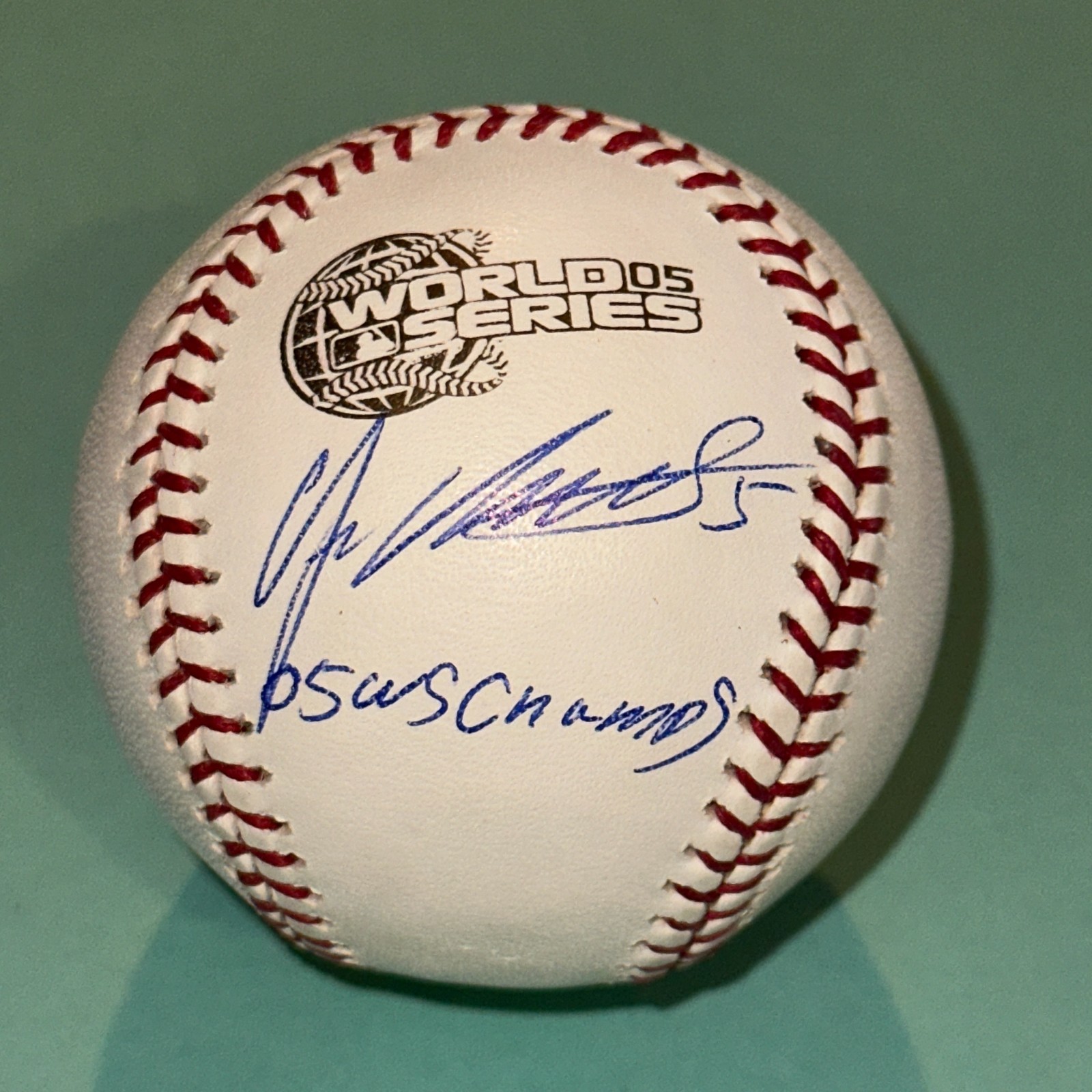 JUAN URIBE (Sox) Signed Official 2005 WORLD SERIES Baseball Beckett w/ INSC