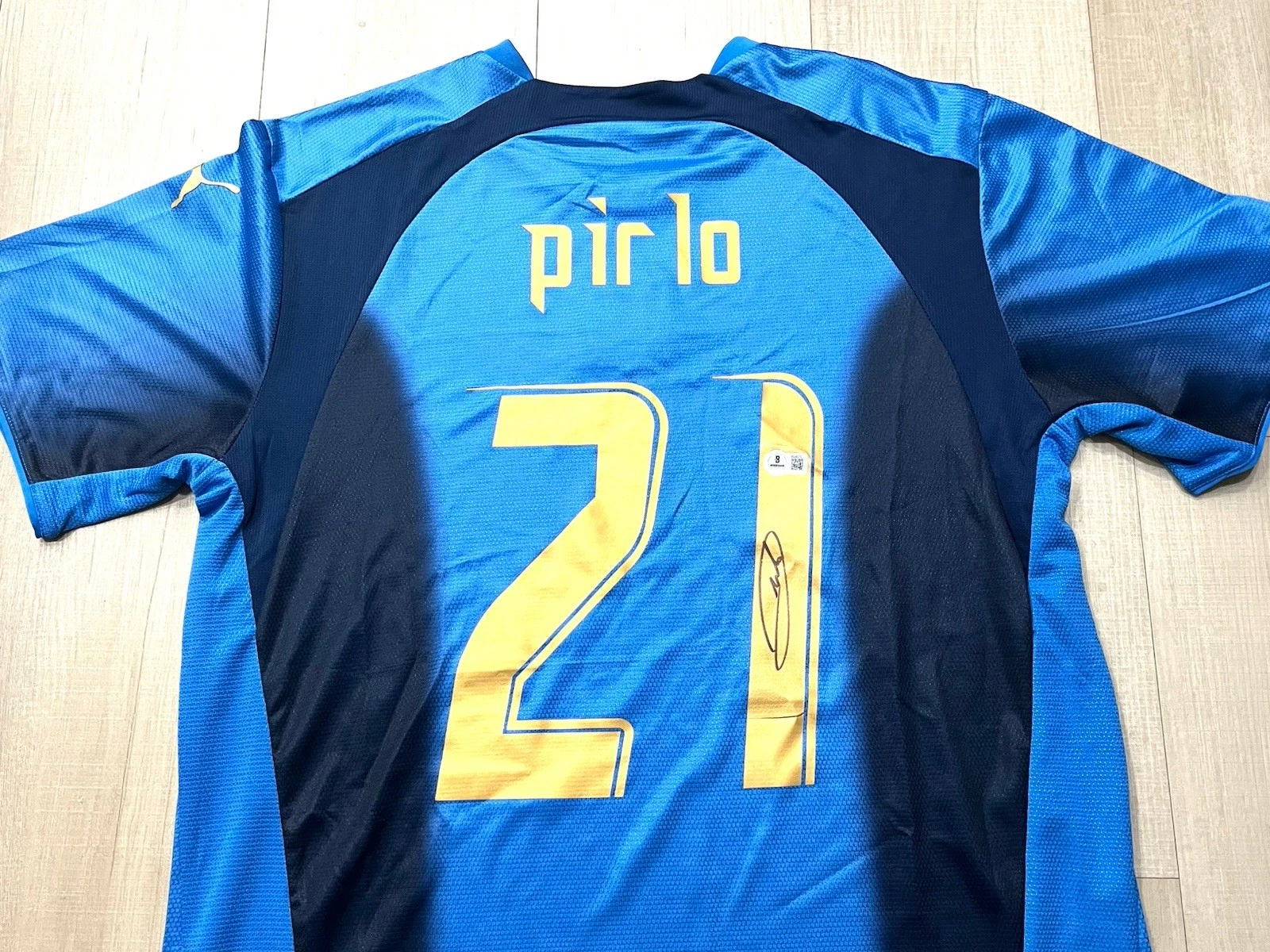 Andrea Pirlo Hand Signed Italy Blue Soccer Futbol Jersey Beckett BAS Cert