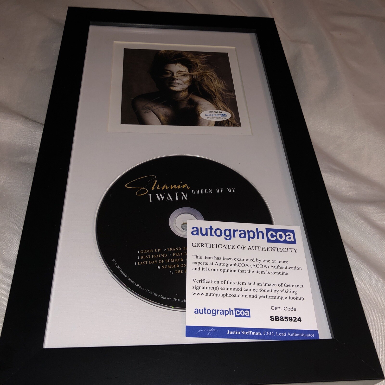 SHANIA TWAIN SIGNED Autograph QUEEN OF ME CD Framed ACOA CERTIFIED LEGEND