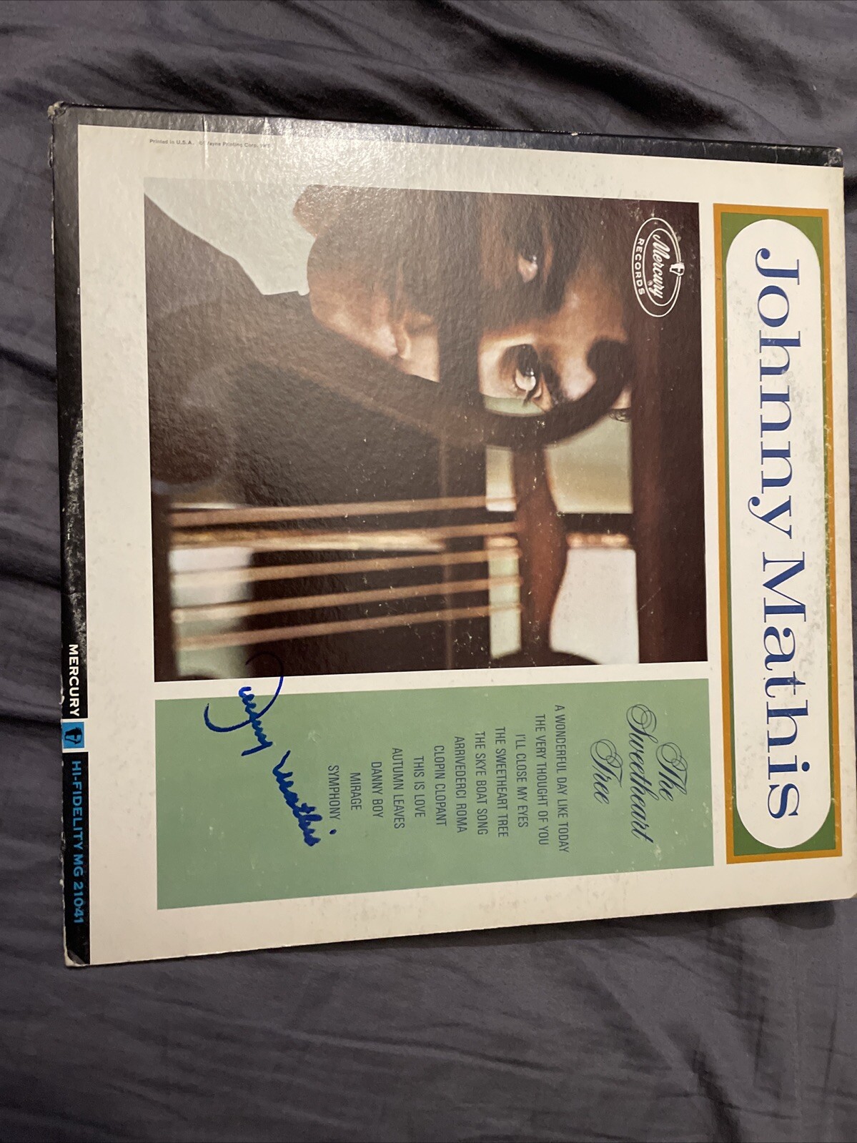 Johnny Mathis Music Star Signed the Sweetheart Tree Autographed Vinyl LP CAS COA