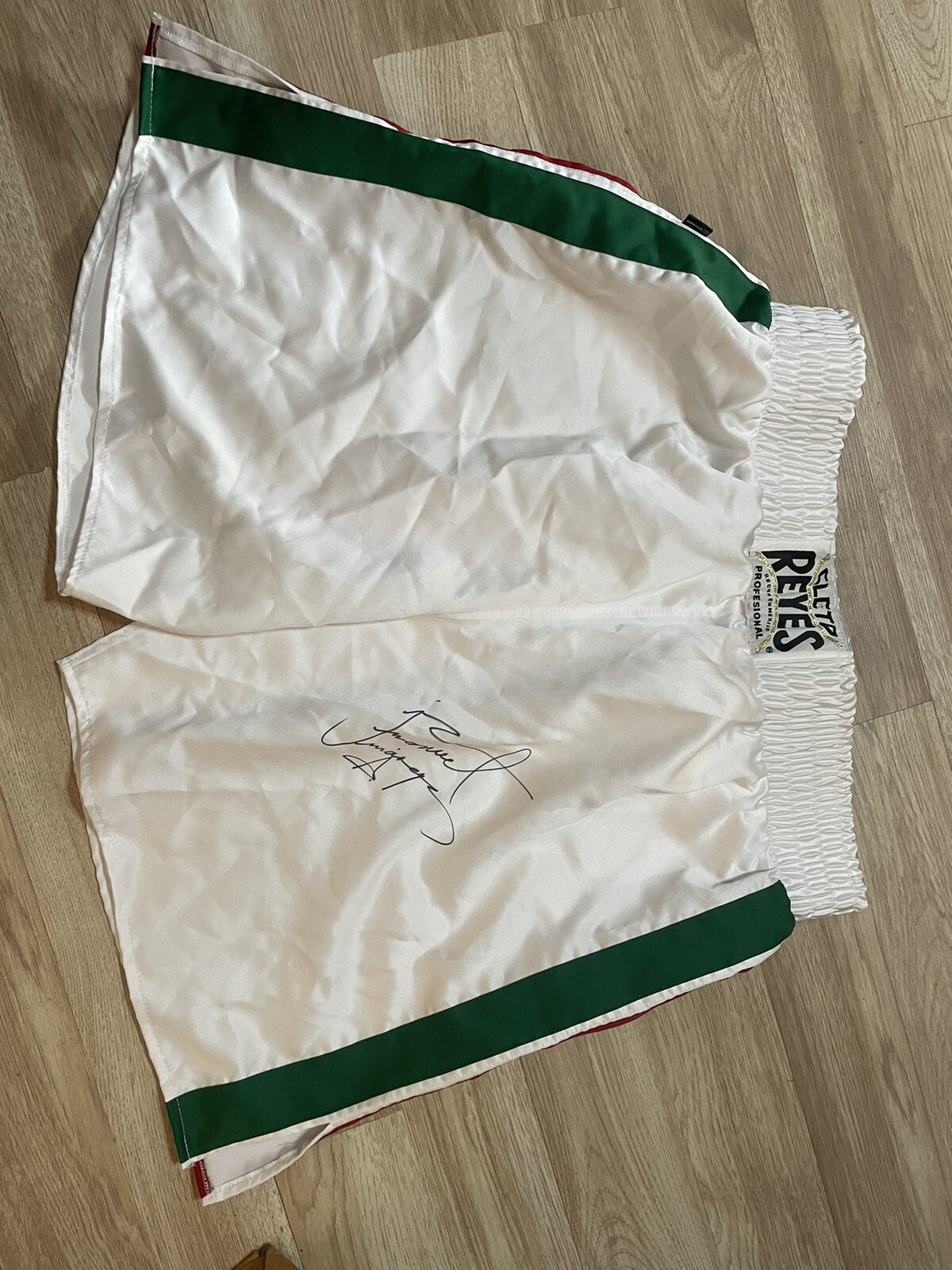 BOXING CHAMPION JUAN MANUEL MARQUEZ SIGNED BOXING TRUNKS JSA COA RARE HOF