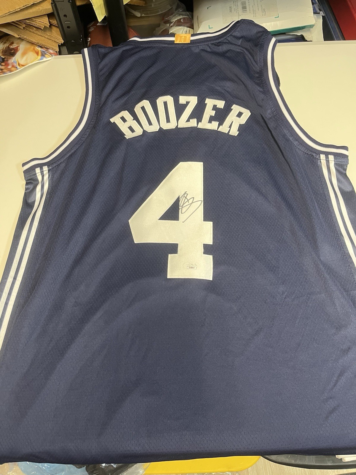 DUKE BLUE DEVILS-CARLOS BOOZER SIGNED AUTOGRAPHED JERSEY XL JSA COA BULLS STAR
