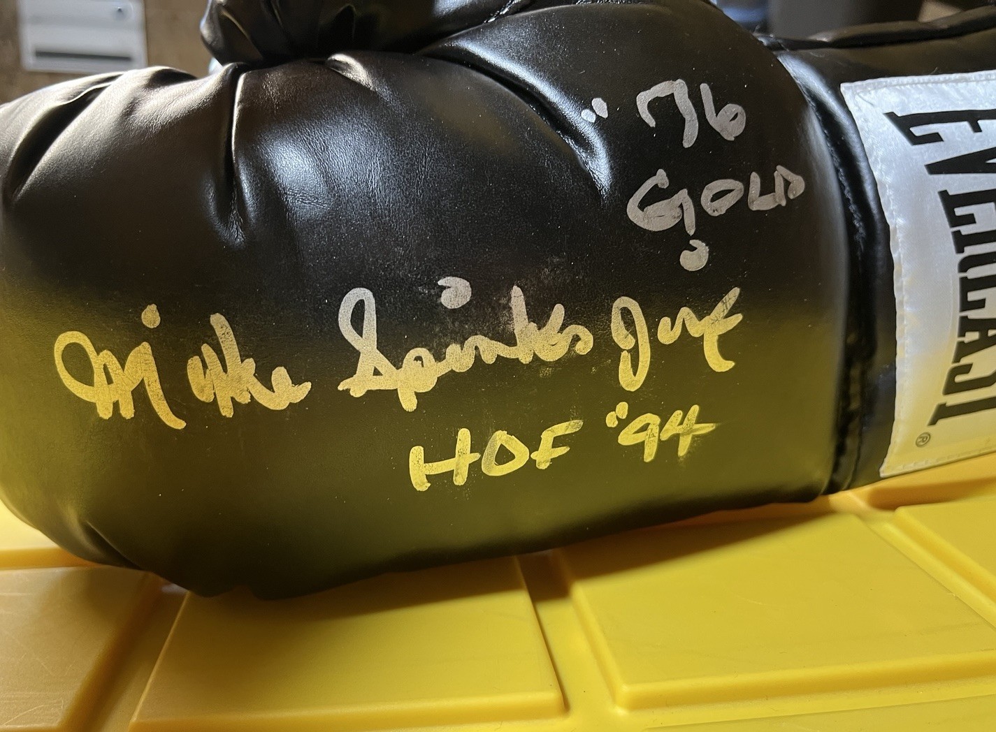 Michael Spinks Signed Autographed Boxing Glove JSA COA Inscribed 76 GOLD HOF 94