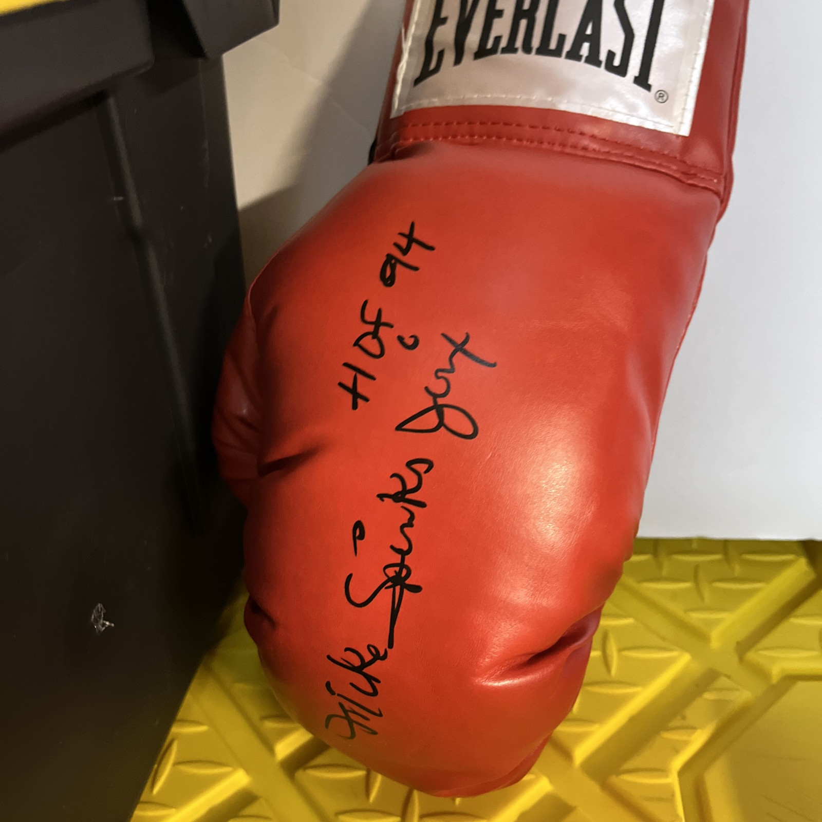Michael Spinks Auto Signed Boxing Glove JSA Certified Full Long Signature Hof