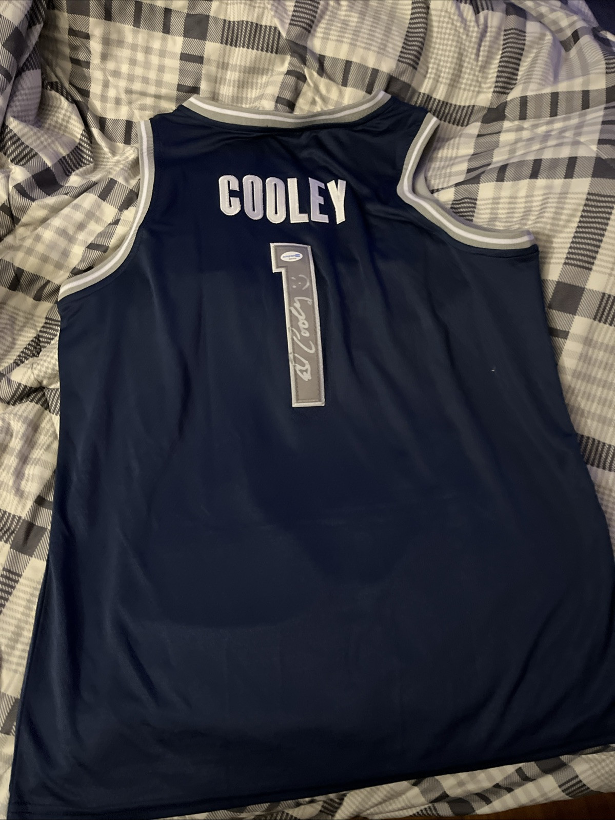 HEAD COACH GEORGETOWN HOYAS ED COOLEY SIGNED AUTOGRAPHED JERSEY ACOA CERTIFIED