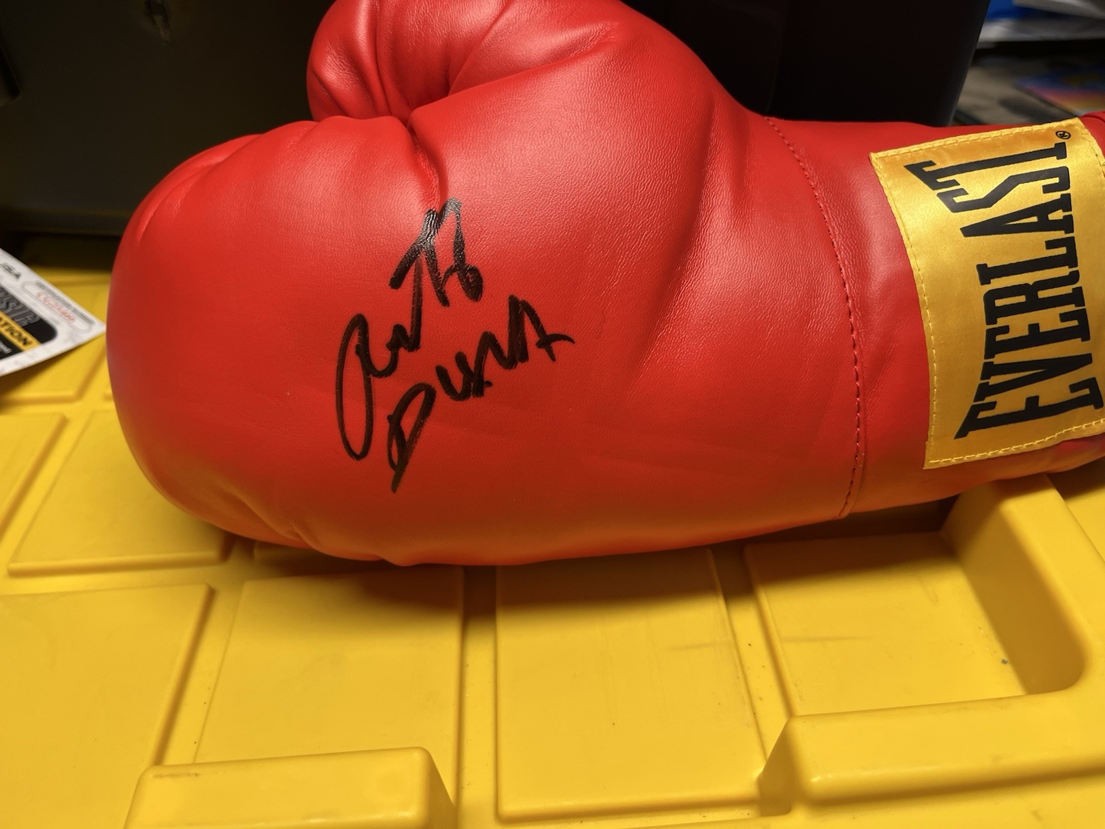 Roberto Duran Signed Autograph Red Everlast Boxing Glove JSA Hof Boxing Legend