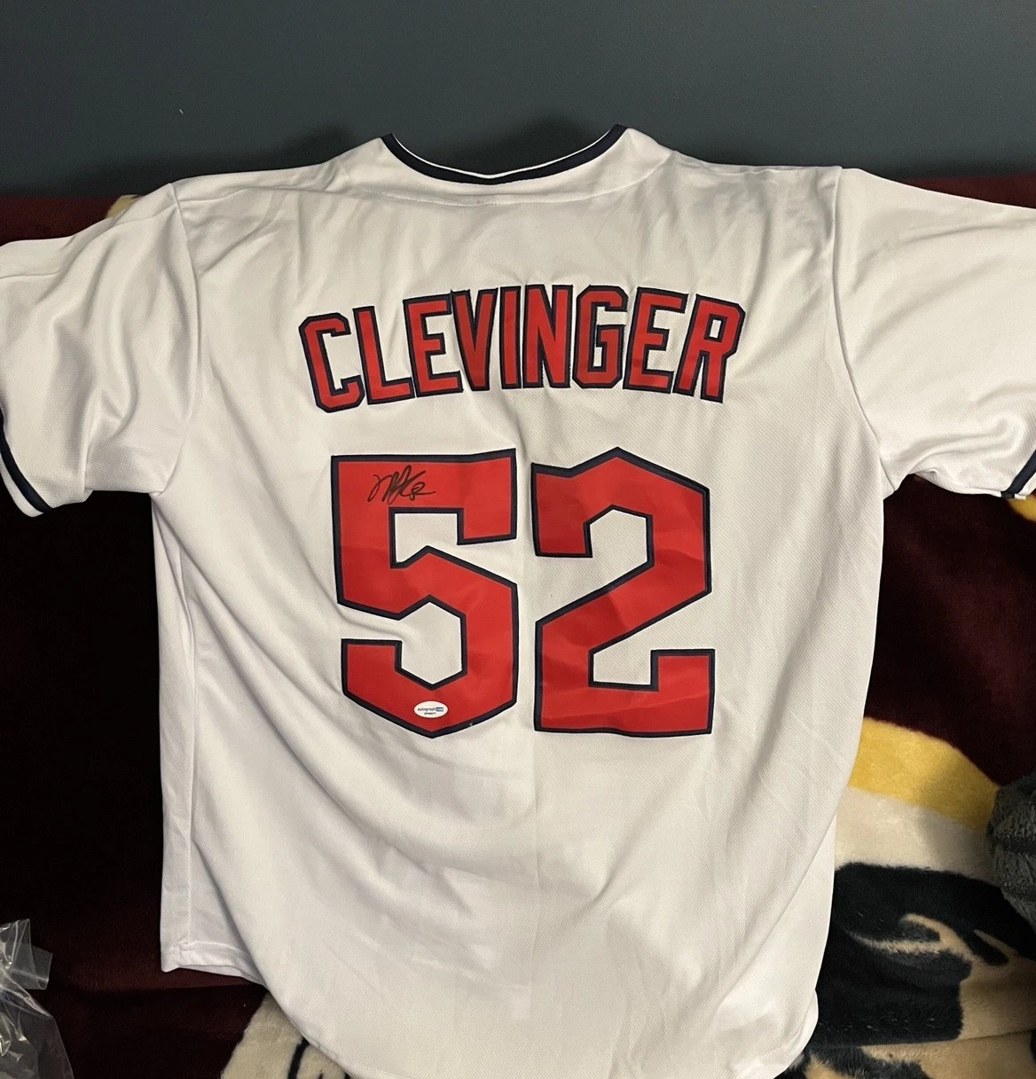CLEVELAND INDIANS MIKE CLEVINGER  SIGNED AUTOGRAPH JERSEY ACOA COA LARGE