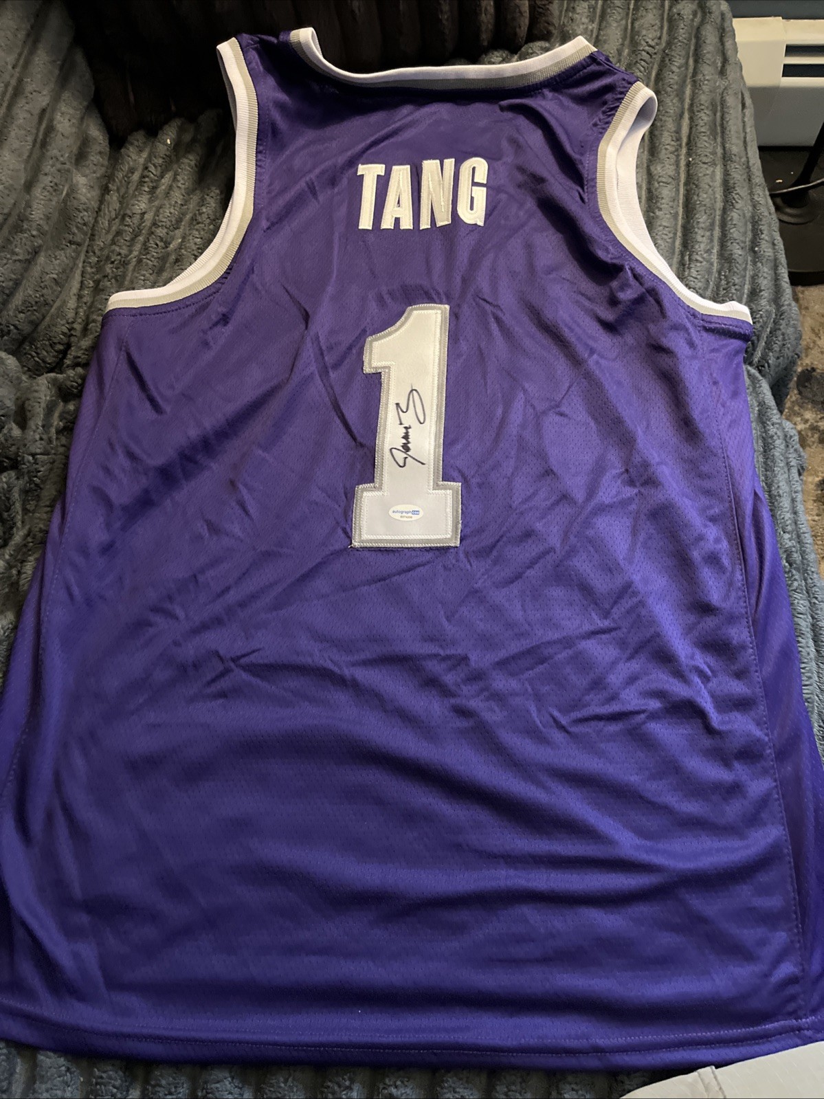 KANSAS STATE WILDCATS-JEROME TANG SIGNED AUTOGRAPHED JERSEY ACOA CERTIFIED