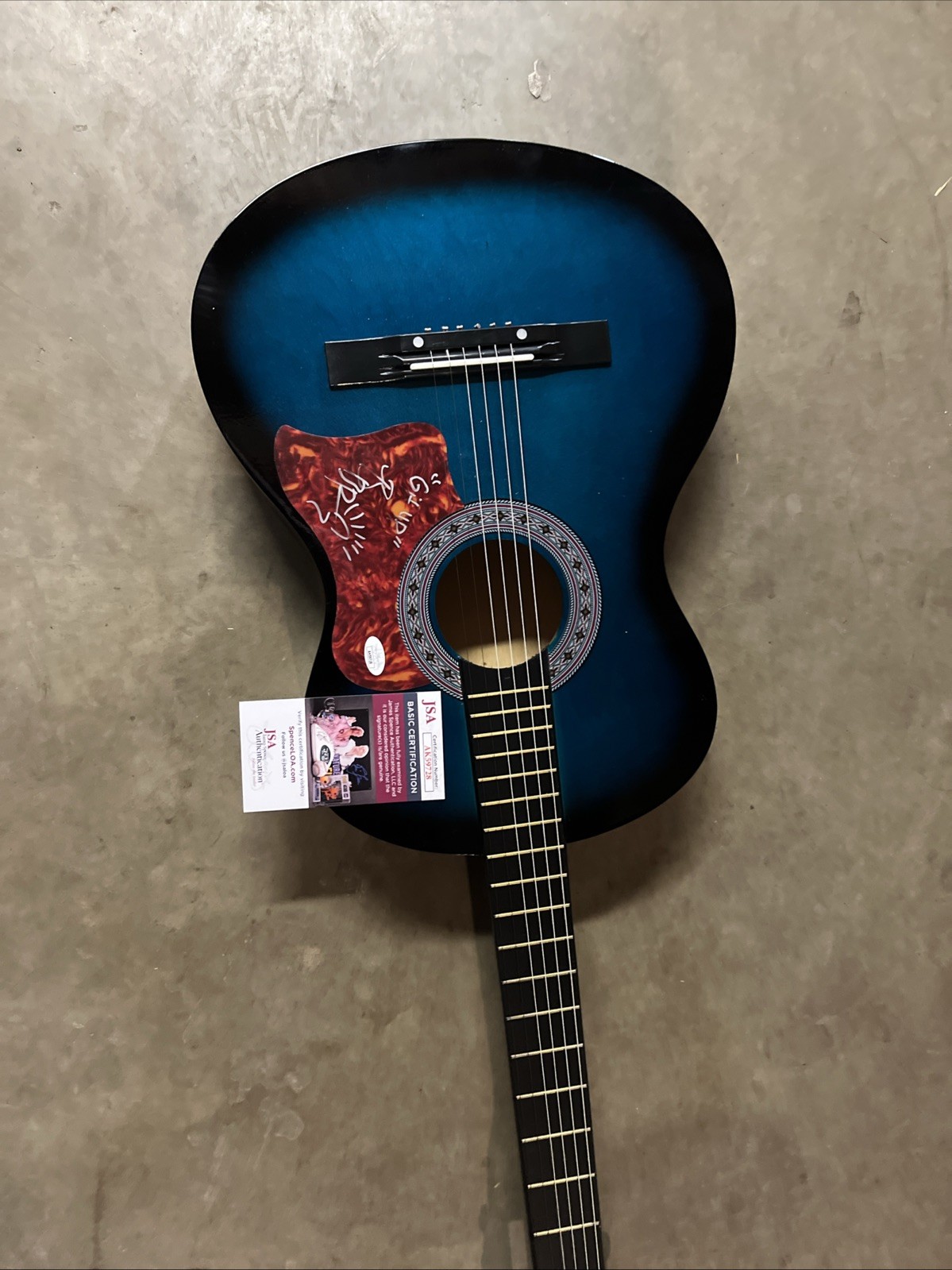 BLANCO BROWN SIGNED AUTOGRAPH FULL SIZE ACOUSTIC GUITAR THE GIT UP W/ JSA
