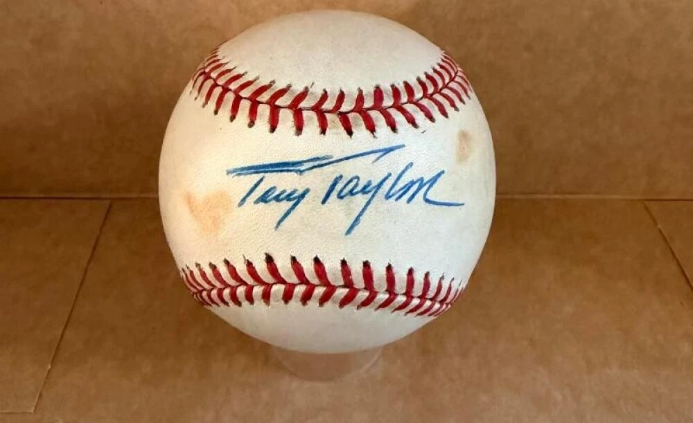 TONY TAYLOR DETROIT TIGERS  SIGNED AUTO A.L. BASEBALL BECKETT AUTH