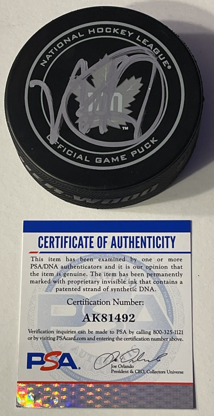 Mike Babcock Signed Autographed Toronto Maple Leafs Official Game Puck PSA/DNA