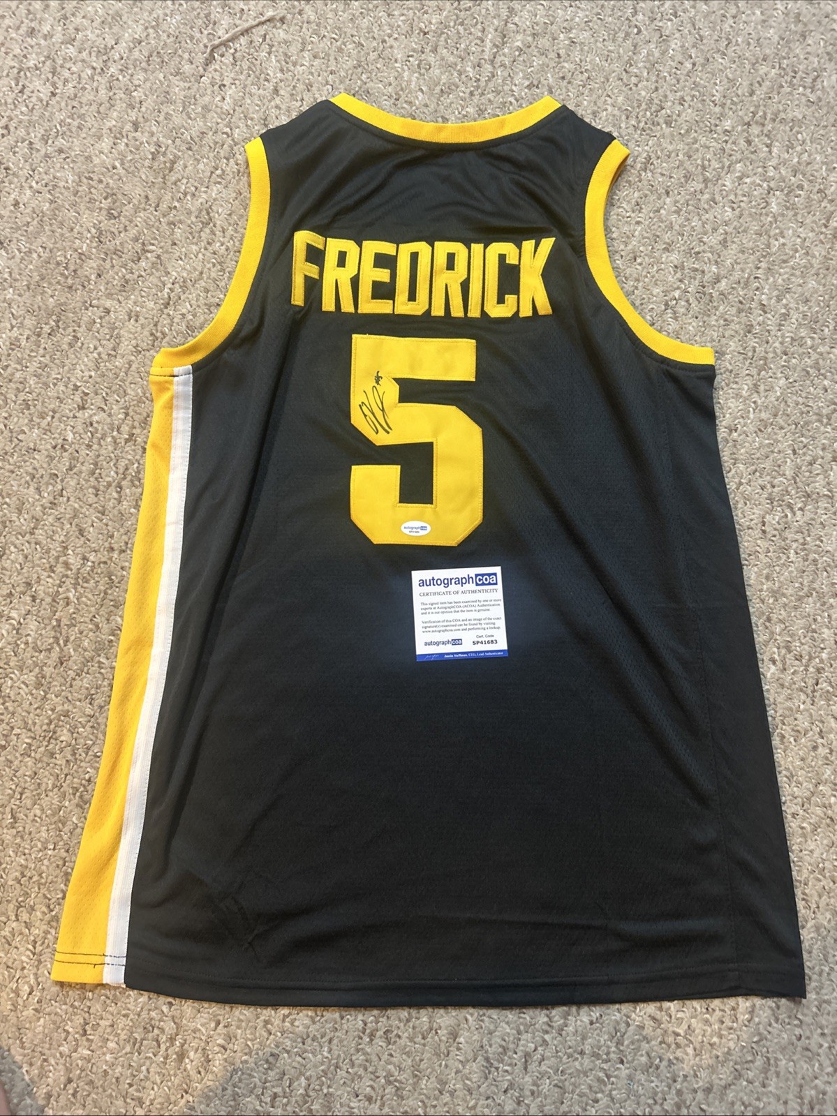 IOWA HAWKEYES- CJ FREDRICK SIGNED AUTOGRAPH JERSEY ACOA BASKETBALL STAR