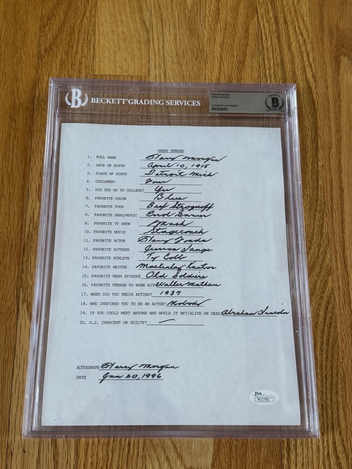 Harry Morgan HAND SIGNED+FILLED OUT 20 QUESTIONS COLONEL POTTER MASH Beckett