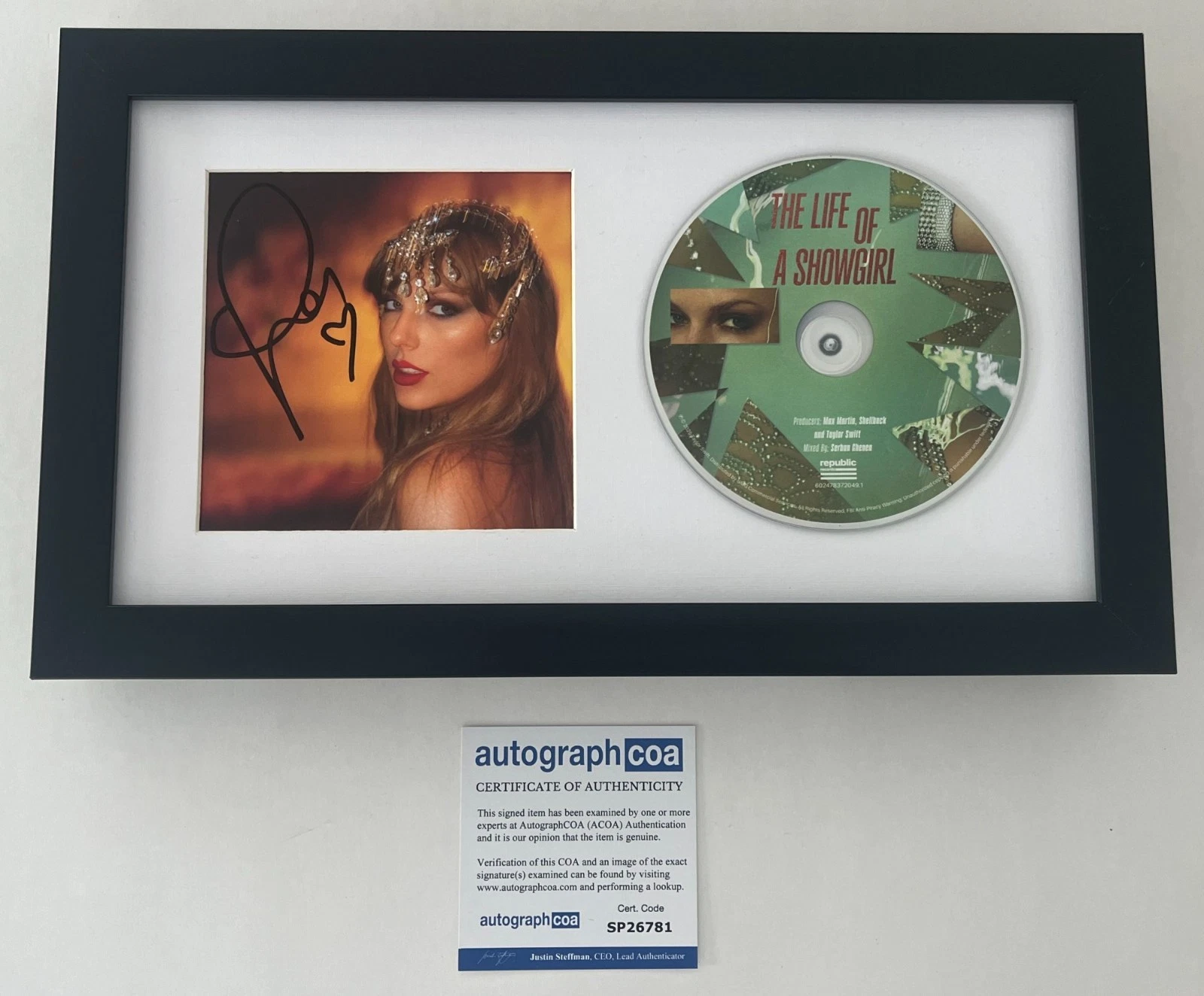 TAYLOR SWIFT SIGNED THE LIFE OF A SHOWGIRL FRAMED & MATTED CD D & AUTOGRAPH COA