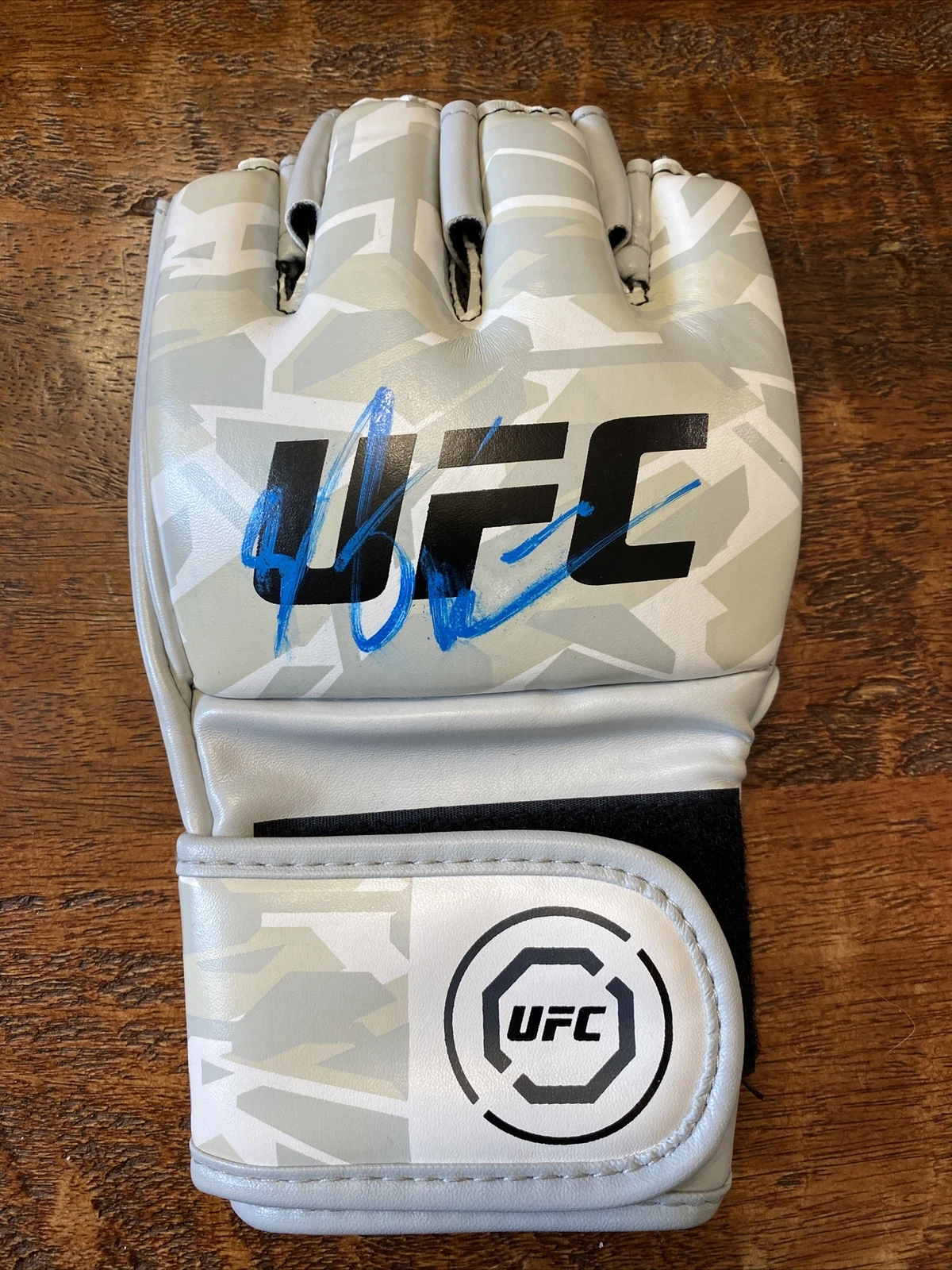 Stipe Miocic Signed MMA Fight Glove Psa Dna COA UFC Autographed