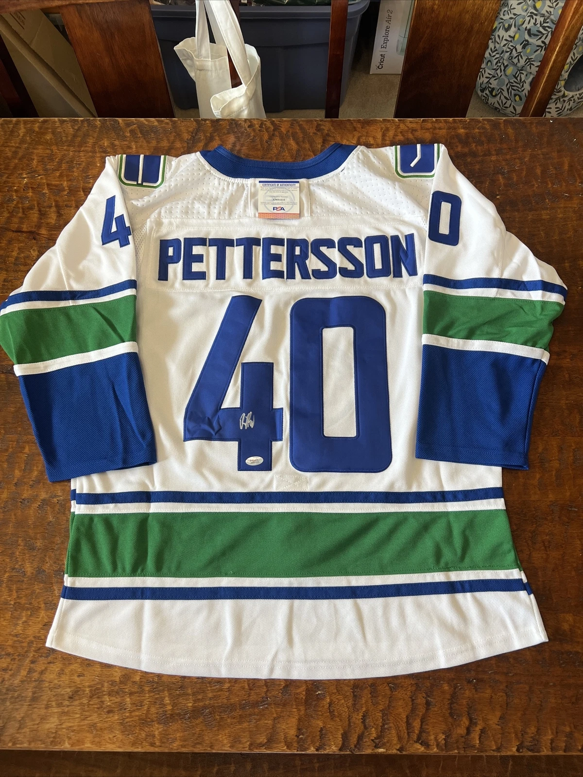 Elias Pettersson Signed Vancouver Canucks Jersey Psa/Dna Coa Autographed