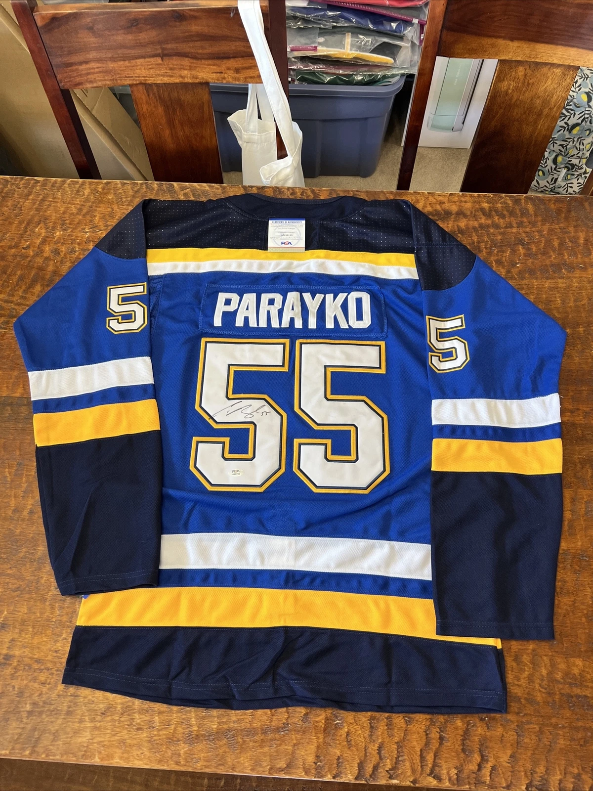 Colton Parayko Signed St Louis Blues Jersey Psa/Dna Coa Autographed Hockey