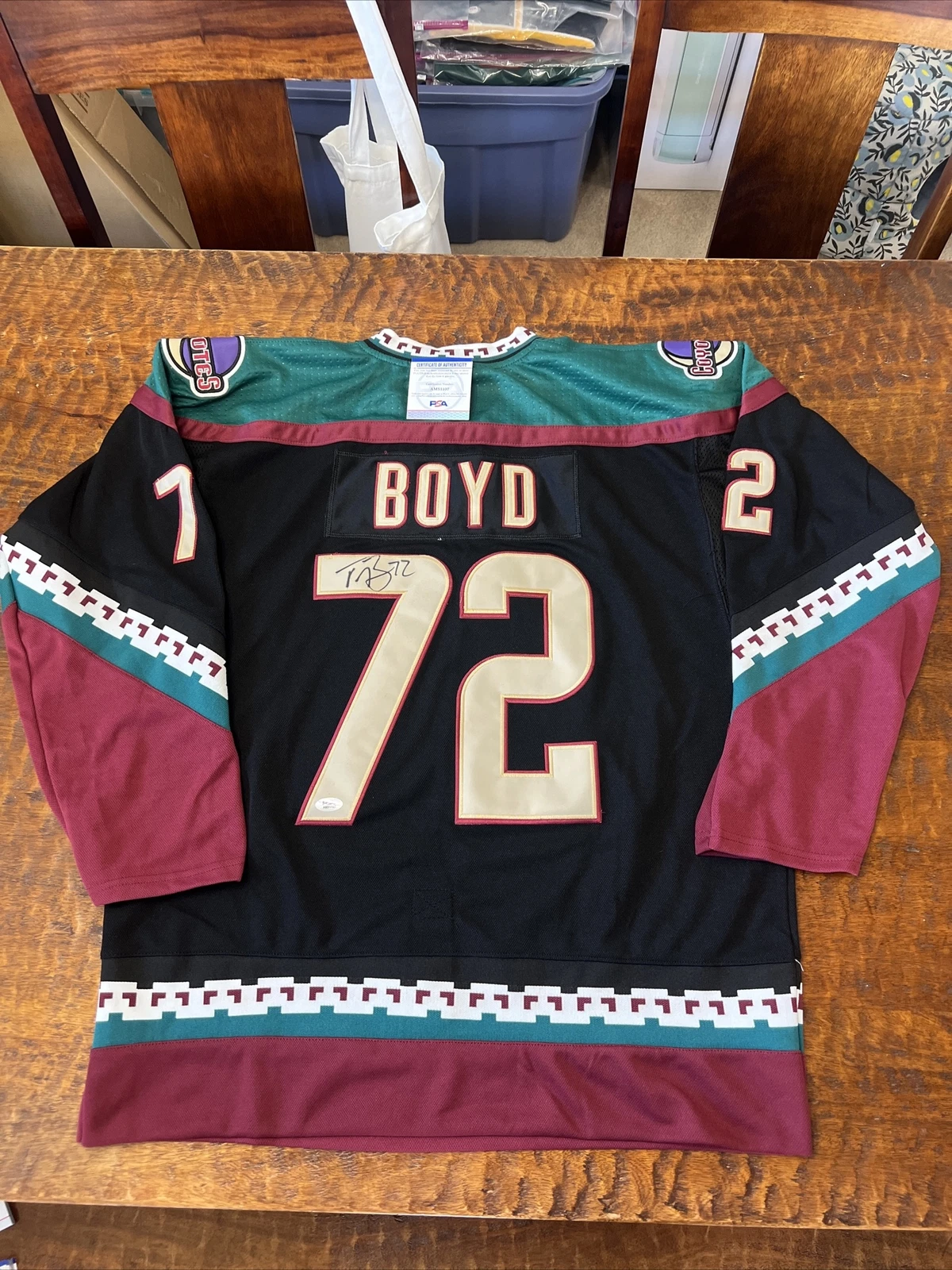 Travis Boyd Signed Arizona Coyotes Jersey Psa/Dna Coa Autographed Hockey