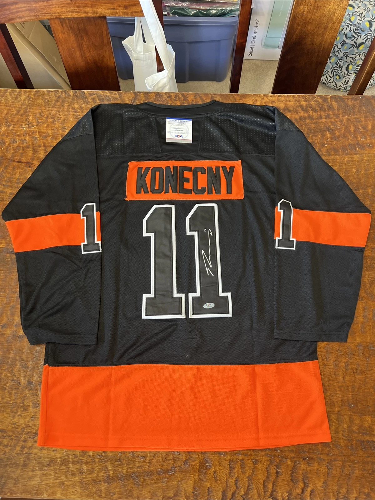 Travis Konecny Signed Philadelphia Flyers Jersey Psa/Dna Coa Autographed Hockey