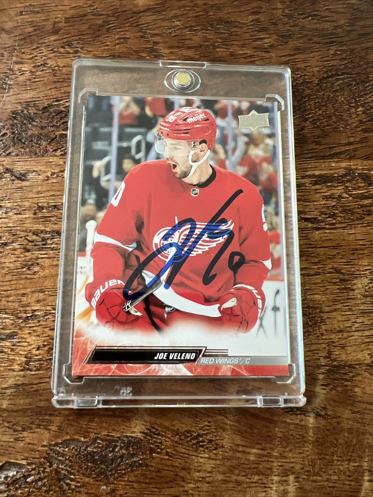 Joe Veleno IP Signed Upper Deck Card PSA DNA  Autographed Red Wings