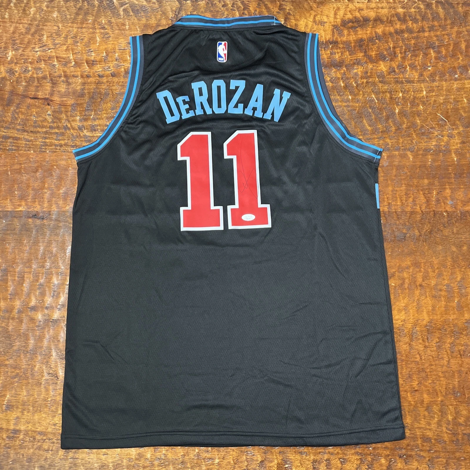 DeMar DeRozan Signed Chicago Bulls Jersey JSA Coa Autographed