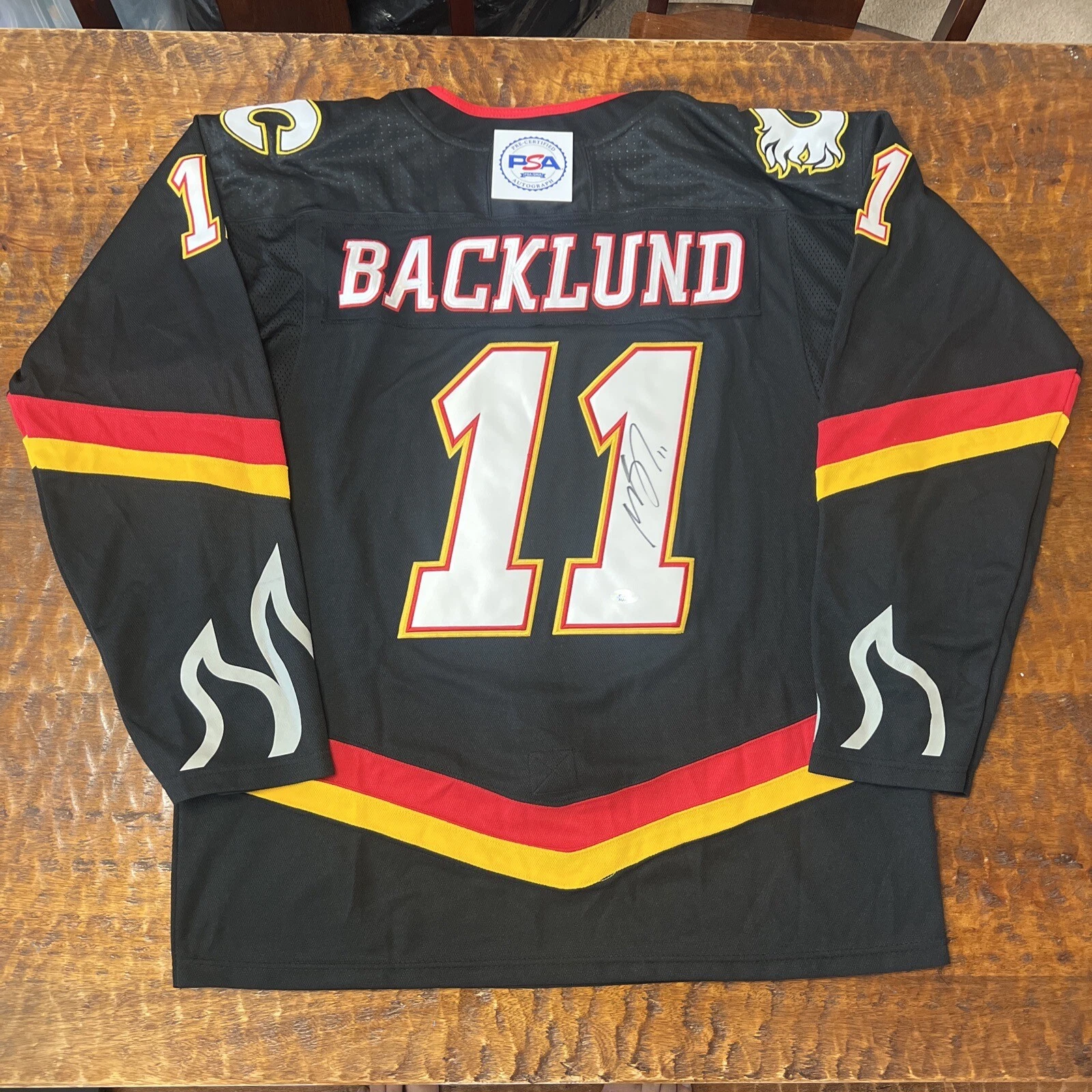 Mikael Backlund Signed Calgary Flames Jersey PSA DNA Autographed