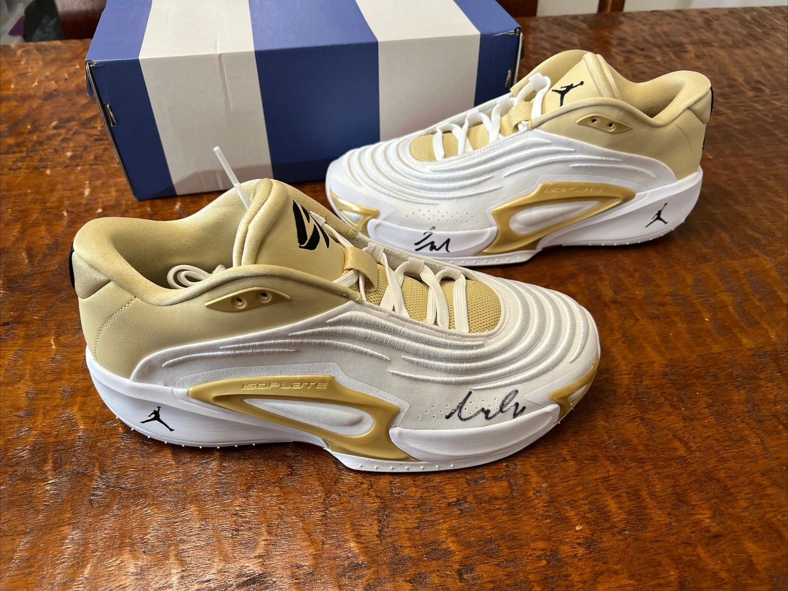 LUKA DONCIC Signed Jordan Luka 3 Shoes PSA DNA  Autographed Lakers