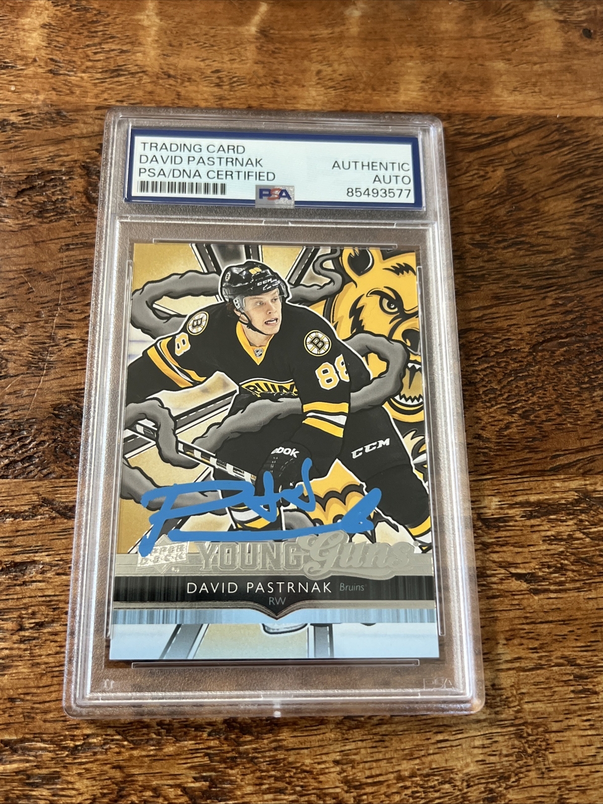 David Pastrnak IP Signed Young Guns Renewed Card PSA DNA Coa Bruins Autographed
