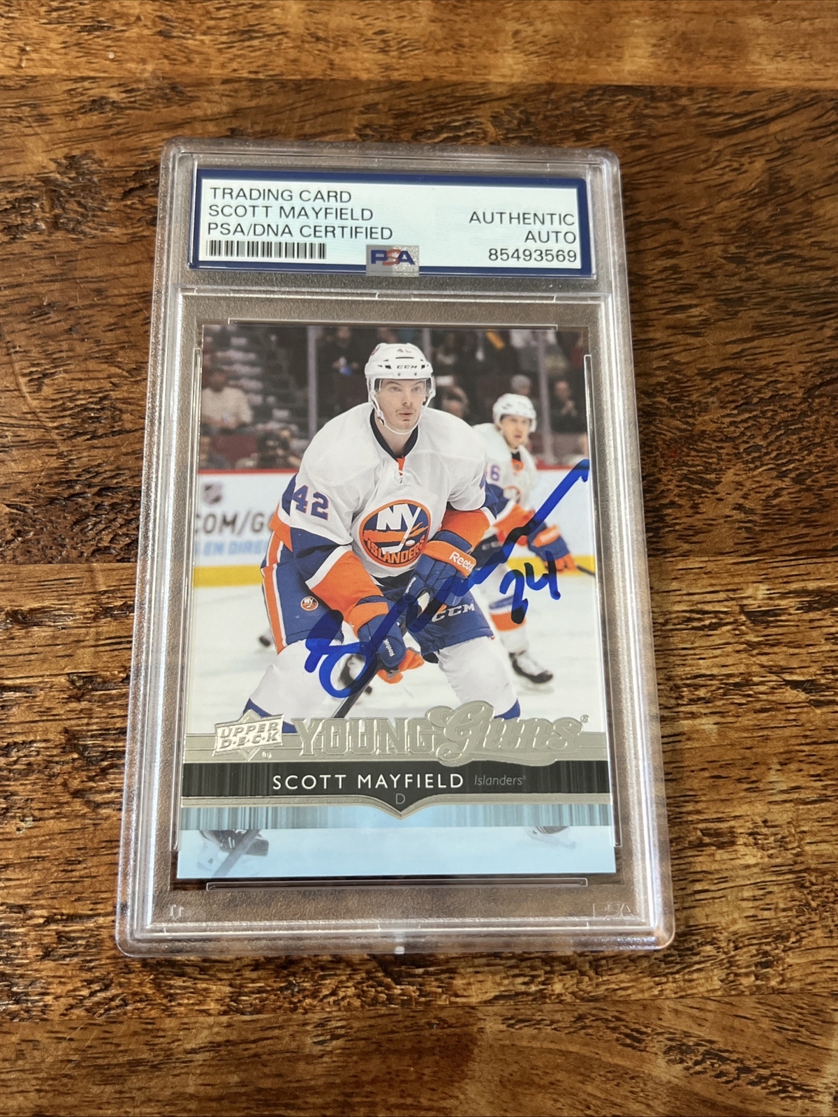 Scott Mayfield IP Signed UD Young Guns Card PSA DNA Coa Islanders Autographed