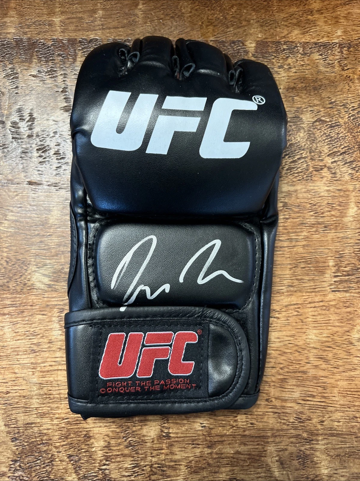 Dan Ige Signed UFC MMA Glove JSA Coa Autographed