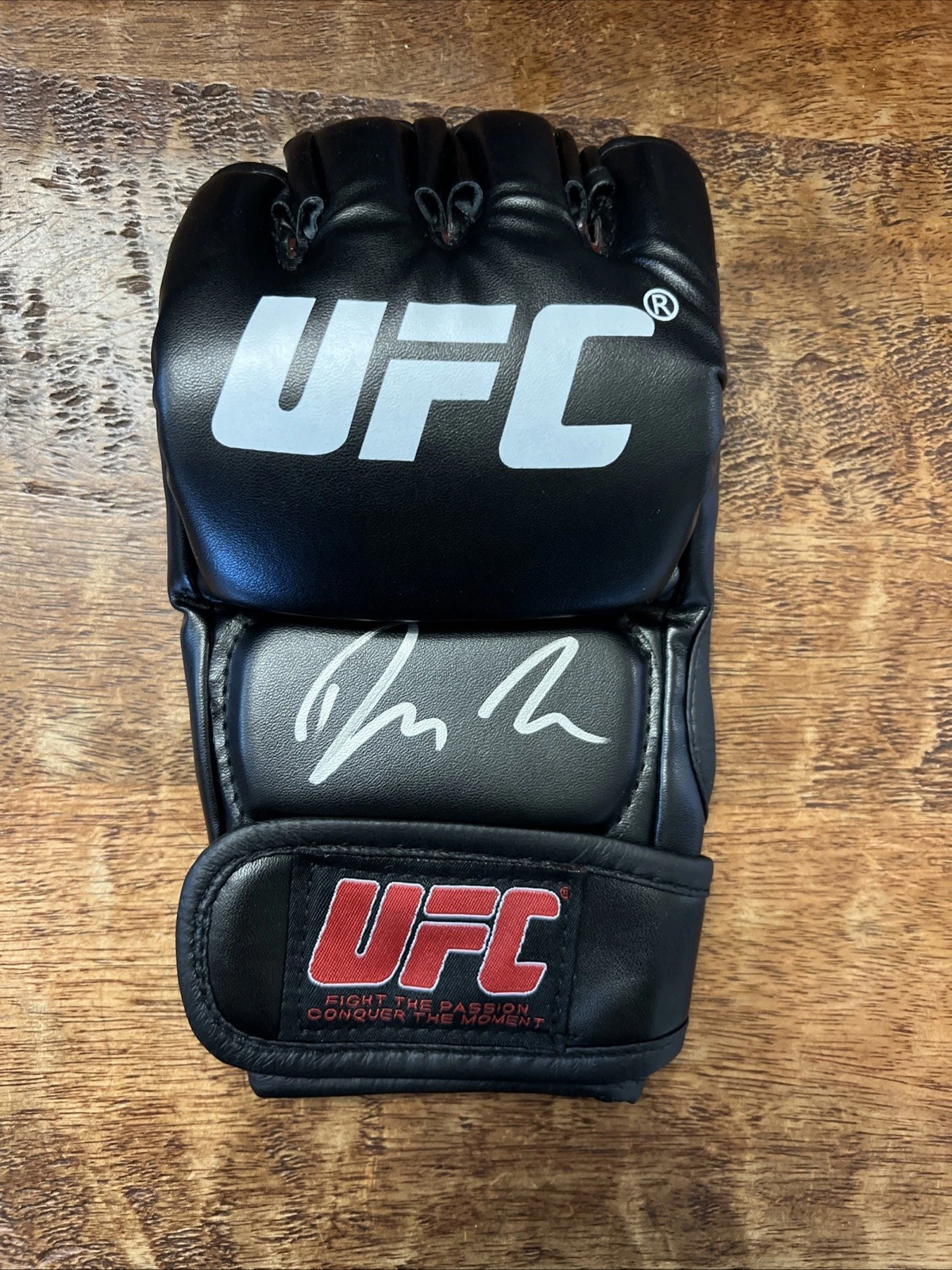 Dan Ige Signed UFC MMA Glove JSA Coa Autographed