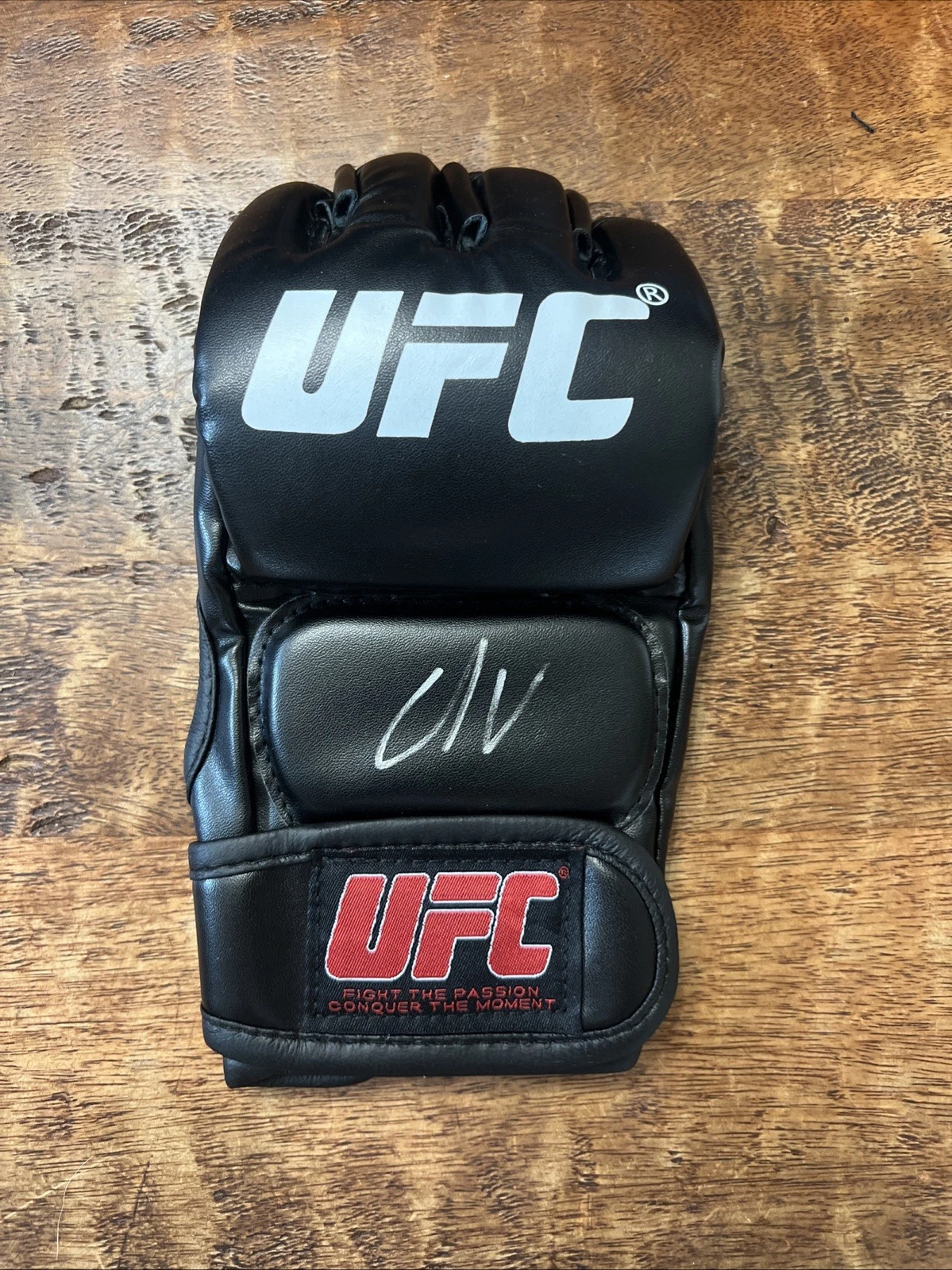 Marlon Chito Vera Signed UFC MMA Glove JSA Coa Autographed