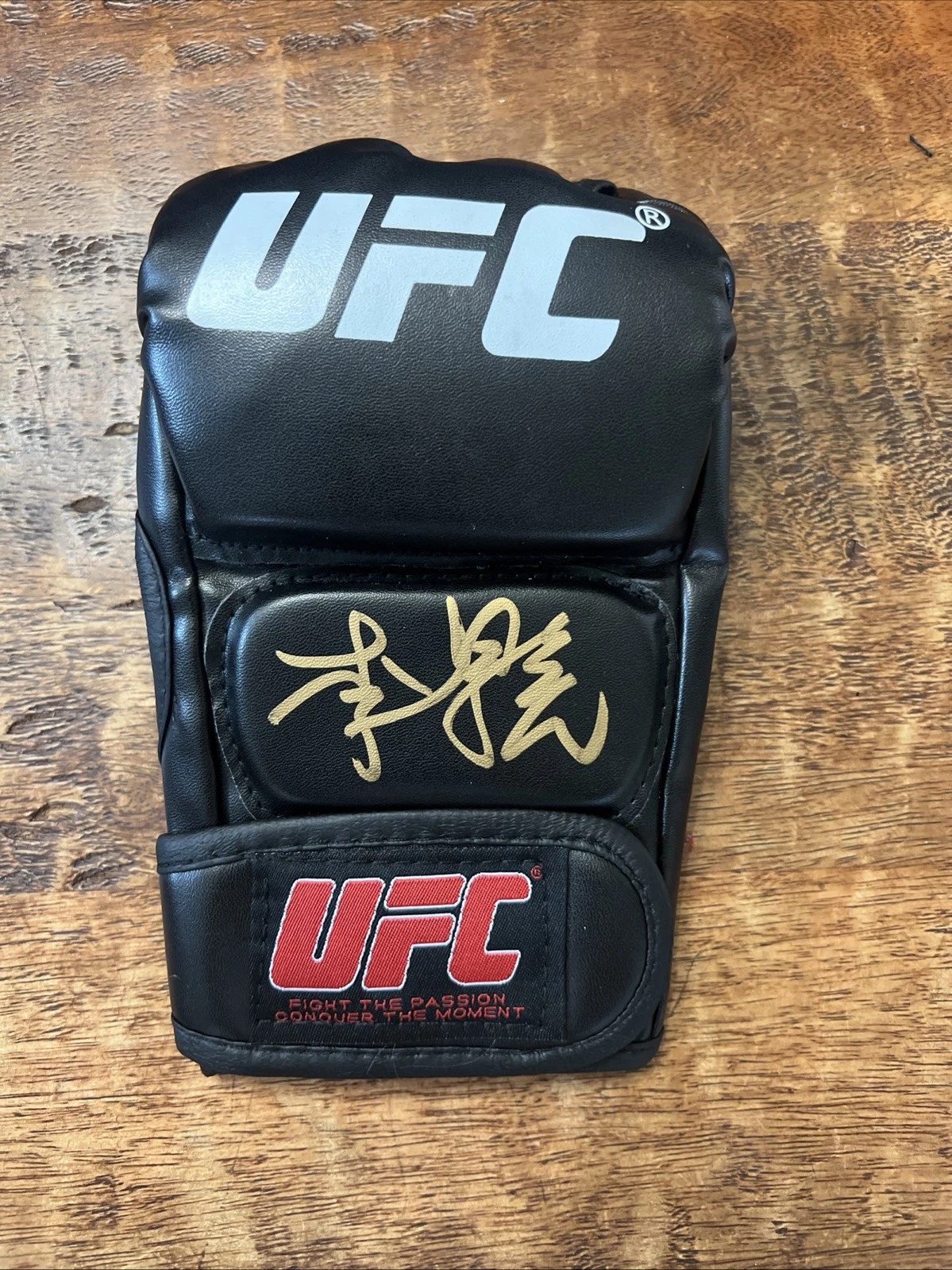 Li Jingliang Signed UFC MMA Glove JSA Coa Autographed