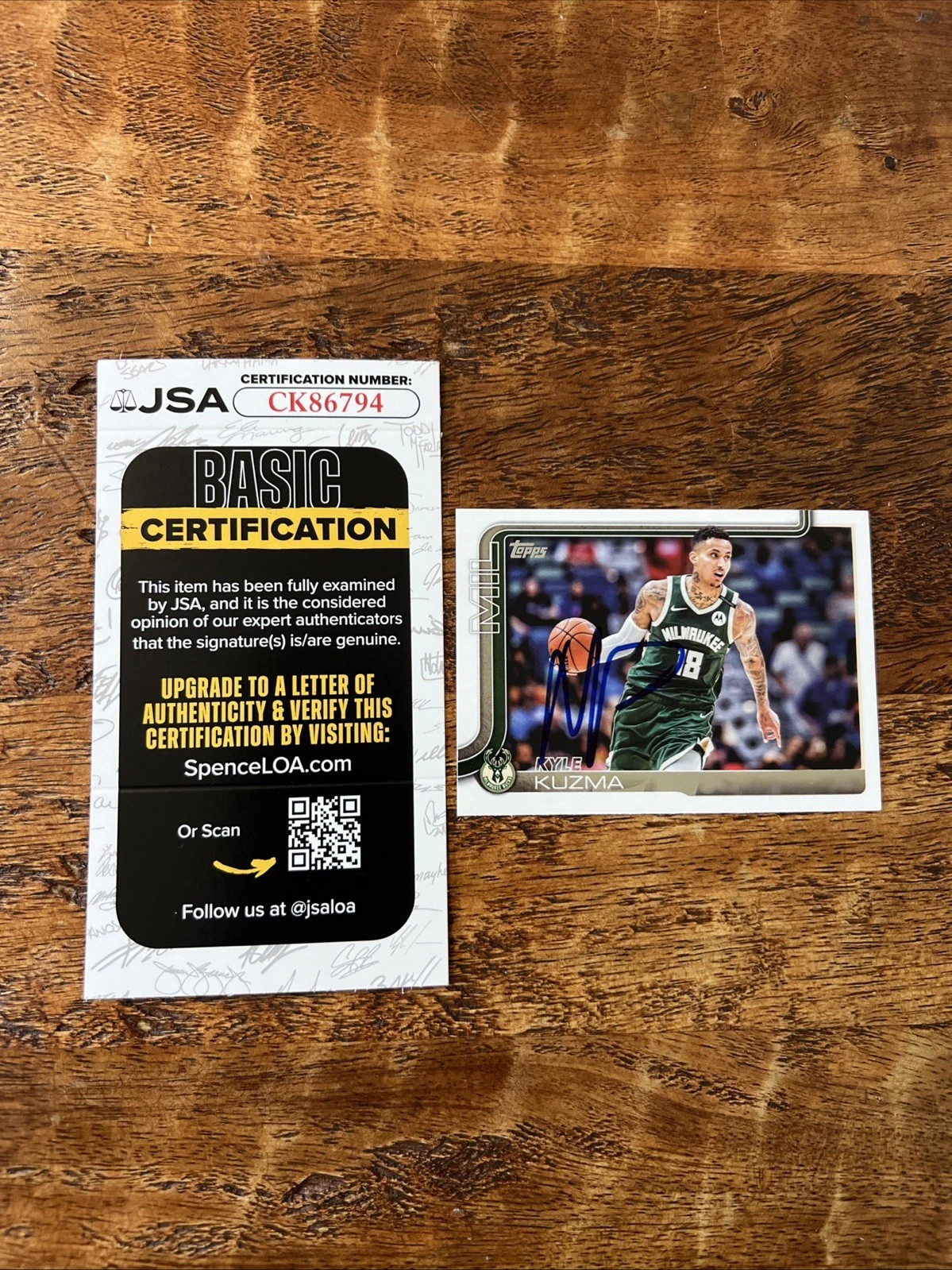 Kyle Kuzma IP Signed Topps Card JSA Coa Bucks Autographed