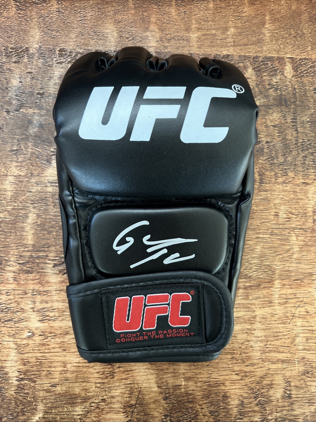 Glover Texeira Signed UFC MMA Glove JSA Coa Autographed