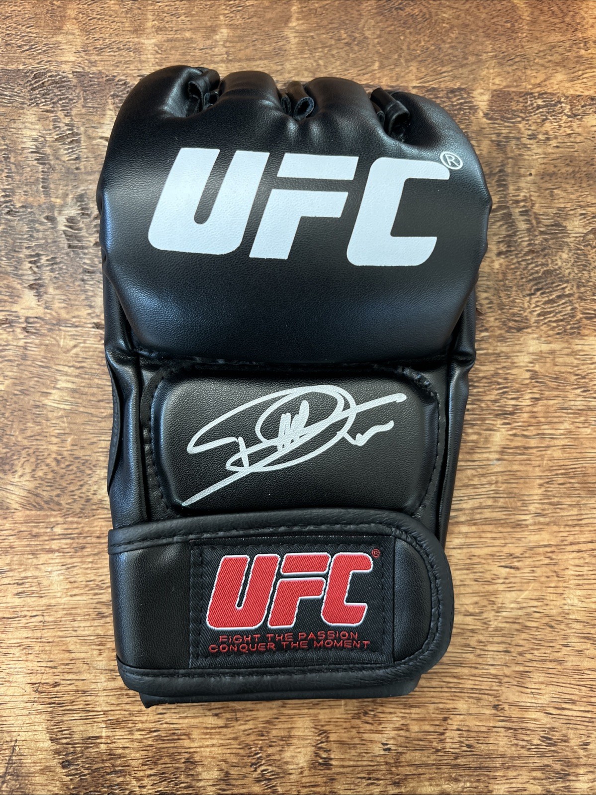 Deiveson Figueiredo Signed UFC MMA Glove JSA Coa Autographed
