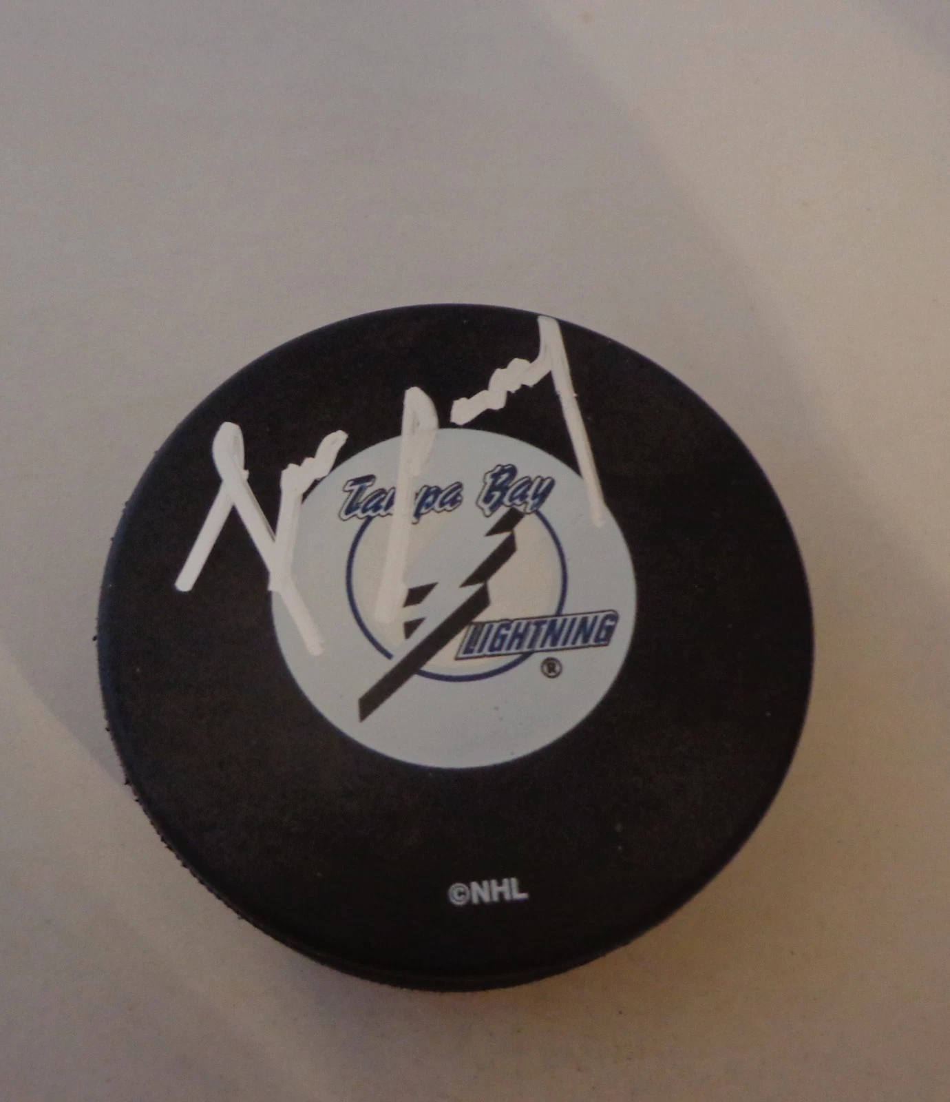 Denis Savard Chicago Blackhawks signed Tampa Bay Lightning puck autographed HOF