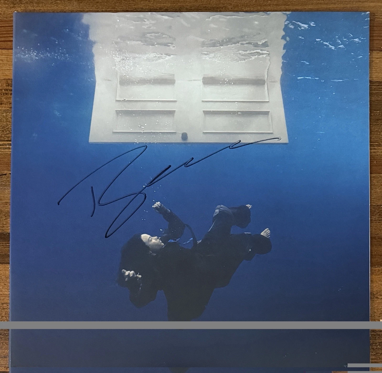 BILLIE EILISH HIT ME HARD AND SOFT SIGNED VINYL COVER AUTOGRAPH BECKETT BAS COA