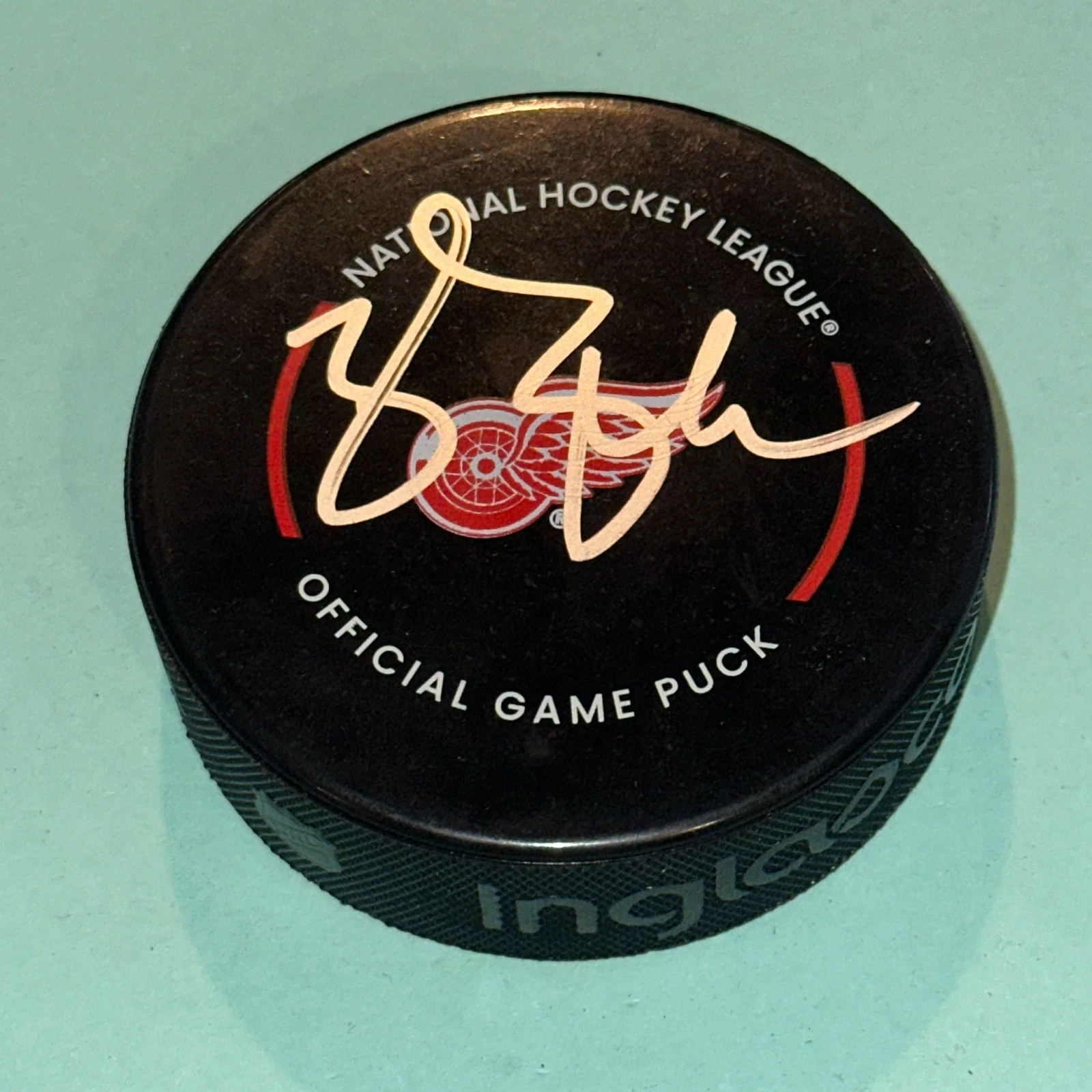 BRENDAN SHANAHAN Signed Detroit RED WINGS Official GAME Puck Beckett (BAS)