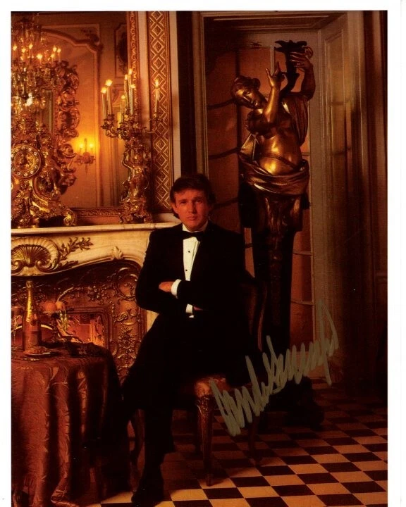 DONALD TRUMP signed autographed 8x10 photo
