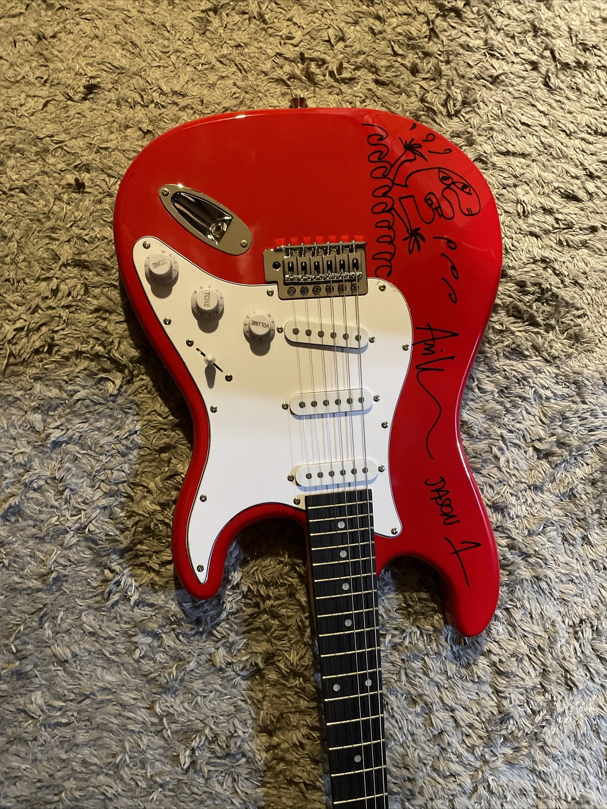 ARI LEHMAN AUTOGRAPHED GUITAR (FRIDAY THE 13TH JASON VOORHEES)  Sketch Tri Star