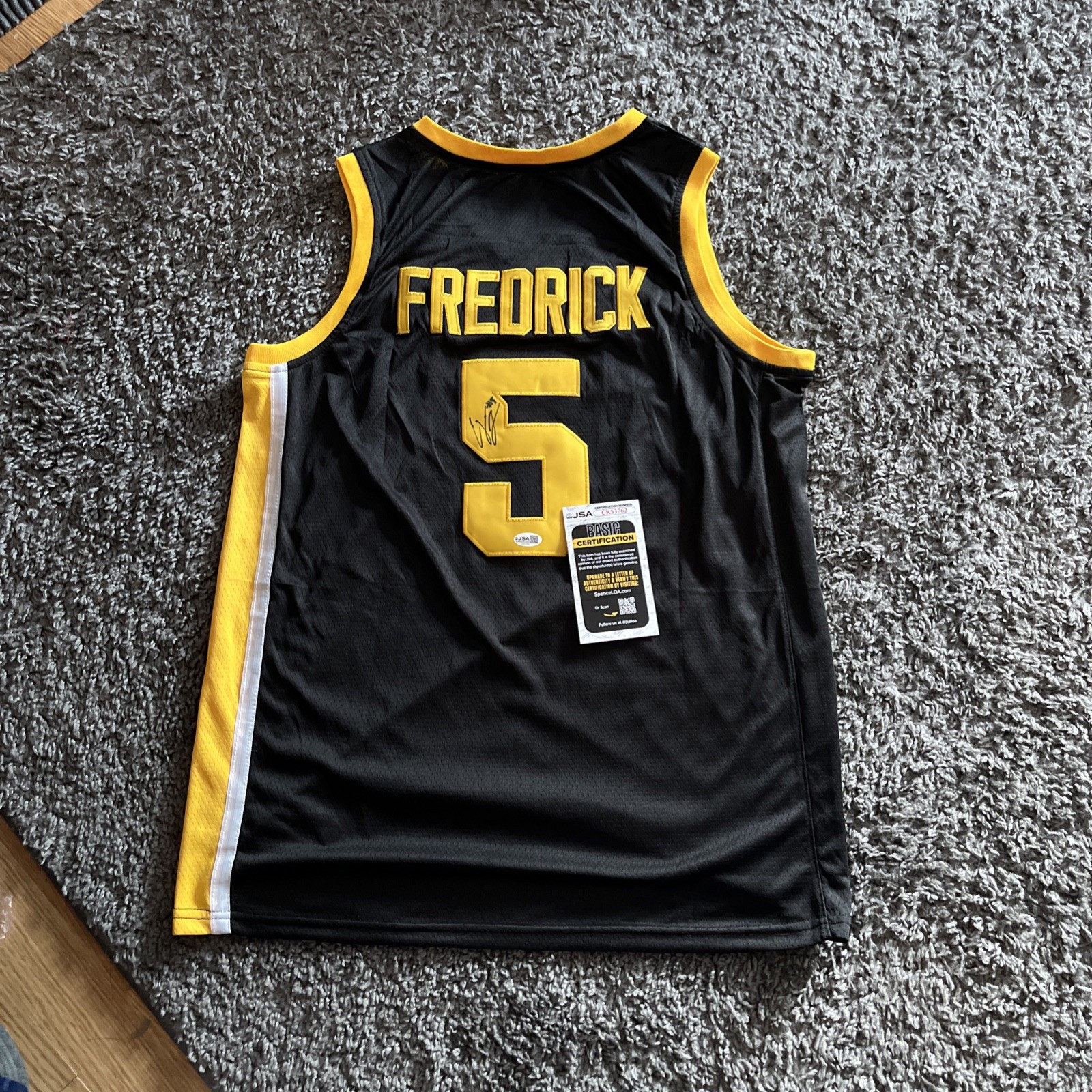 IOWA HAWKEYES-CJ FREDERICK SIGNED AUTOGRAPHED JERSEY Big Ten All-Freshman JSA