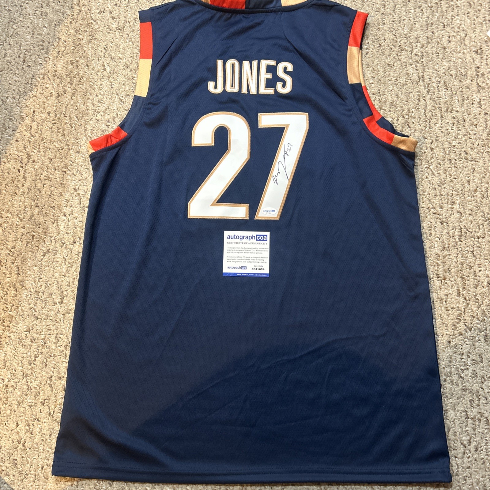 CLEVELAND CAVALIERS- DWAYNE JONES SIGNED AUTOGRAPH JERSEY ACOA BASKETBALL