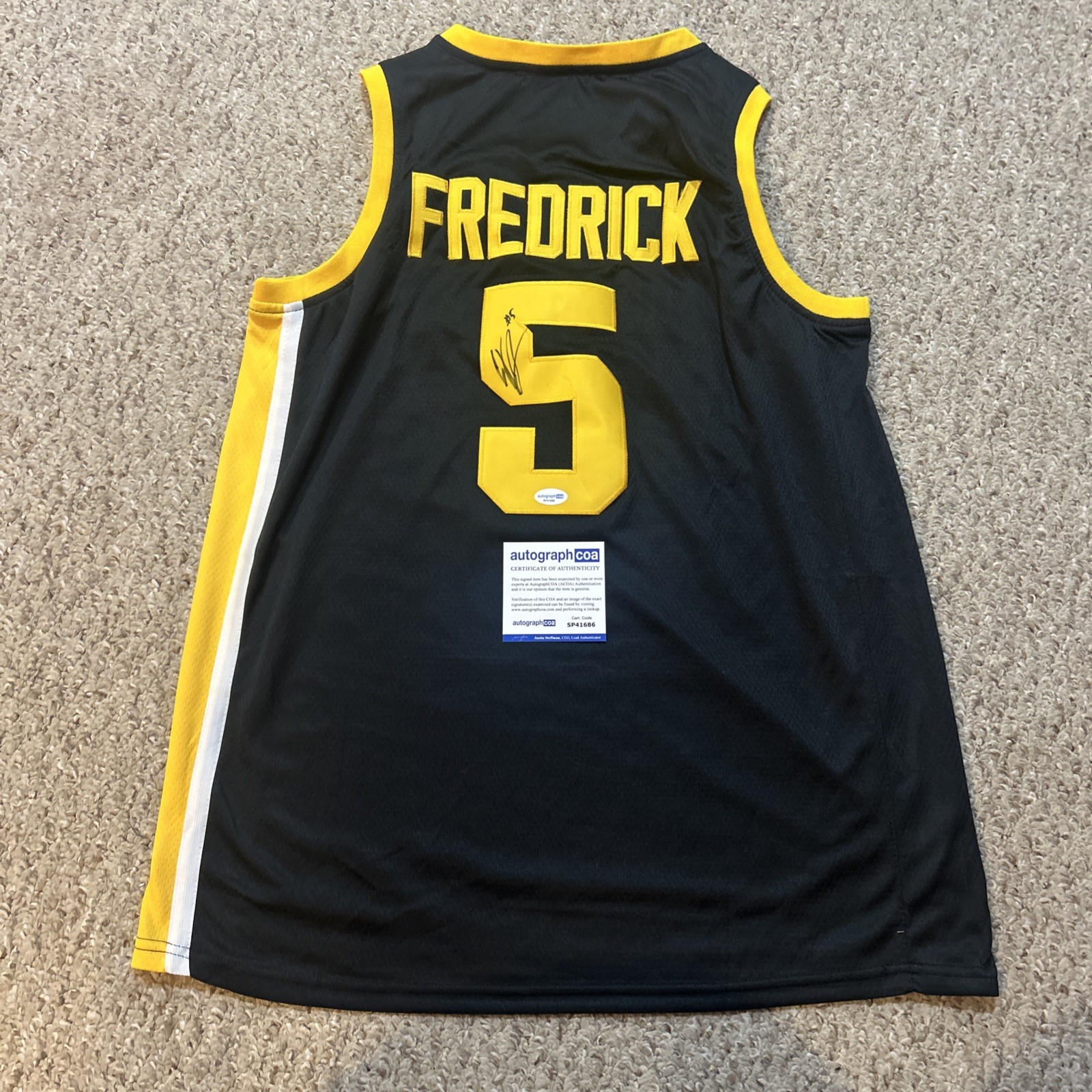 IOWA HAWKEYES- CJ FREDRICK SIGNED AUTOGRAPH JERSEY ACOA BASKETBALL STAR