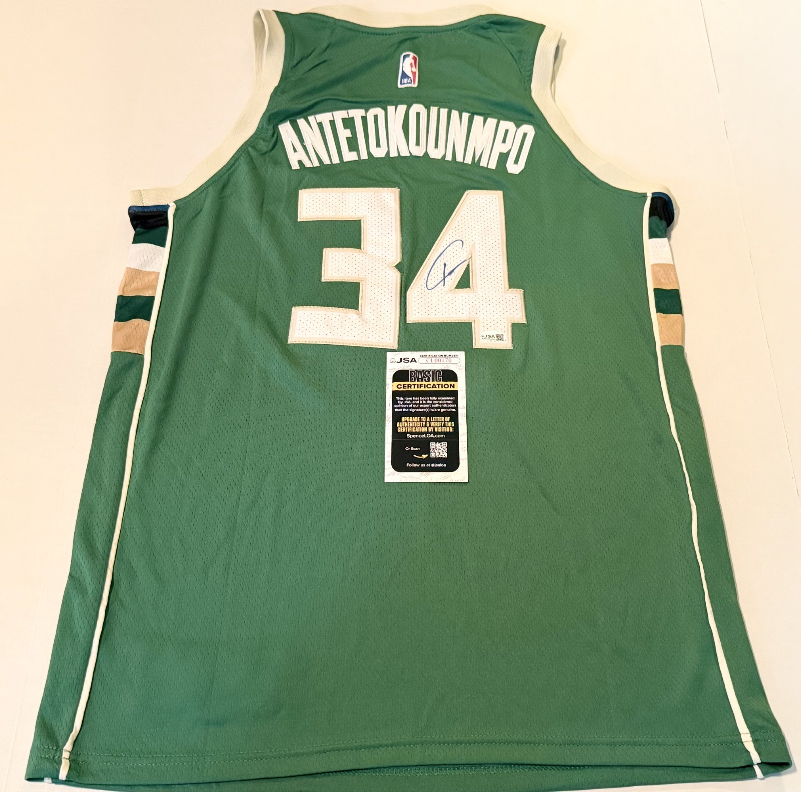 Giannis Antetokounmpo signed Milwaukee Bucks jersey autographed JSA