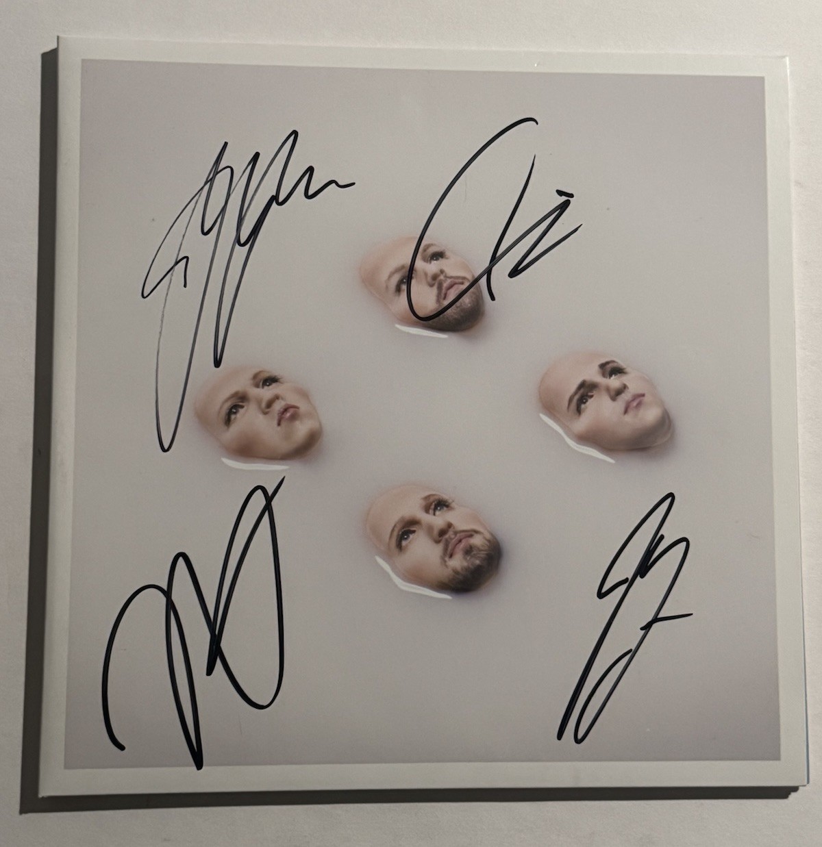 KINGS OF LEON BAND SIGNED ALBUM VINYL RECORD FULL BAND AUTOGRAPHED RARE COA